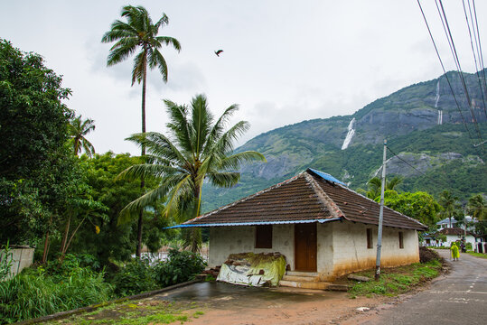 Charming Kollengode Village Street with Nelliyampathy Mountains and Seetharkundu Waterfalls - Kerala Tourism