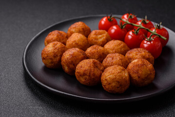 Delicious crispy balls breaded with mozzarella cheese, salt and spices