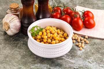 Canned chickpea in the bowl