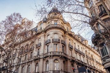 Obraz premium edificio estilo europeo en argentina