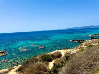 Obraz premium Clear ocean waters and coastal views in the Balearic Islands 