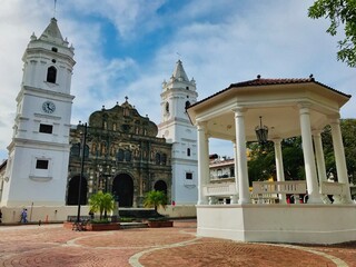 Independence Square, Plaza Mayor, Cathedral Plaza in Casco Viejo, Panama City. Historic square with a cloister overlooking the Metropolitan Cathedral. © Paul Girod