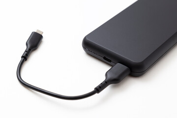 白背景にモバイルバッテリー