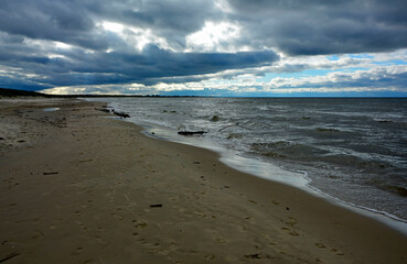 burzowe chmury nad morzem, pejzaż nadmorski, storm clouds over the sea, seaside landscape,