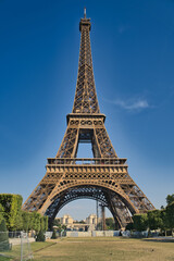 Fototapeta premium Eiffel tower under clear sky, Paris, France