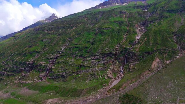 rohtang pass mountains and road view