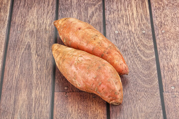 Sweet raw batat for cooking