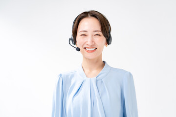ヘッドセットをつけた女性