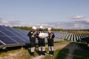 Solar battery crew team environmental friendly electricity