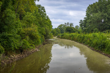 Fototapeta premium The scenic Cuyahoga river at the forest at Cuyahoga Valley National Park, the only natural park in Ohio, Unites States. 
