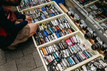 Anonymous female looking for used camera 