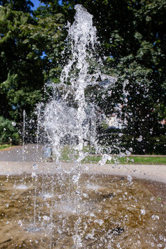 Water splashes from a well