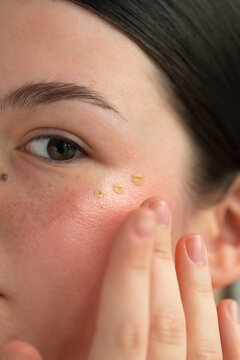 Applying liquid powder