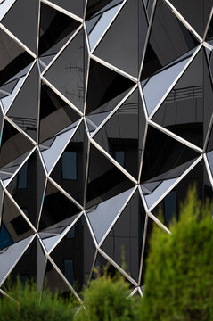 Geometric facade