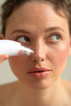 Using blackhead remover