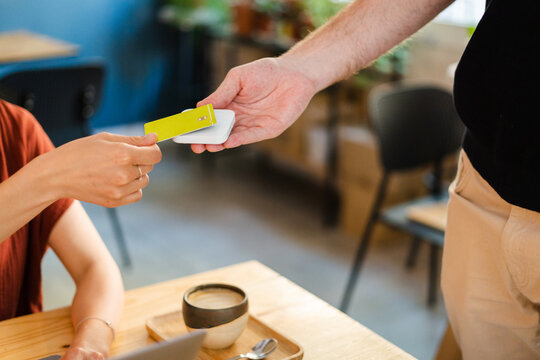 Using A Credit Card To Pay In A Payment Terminal