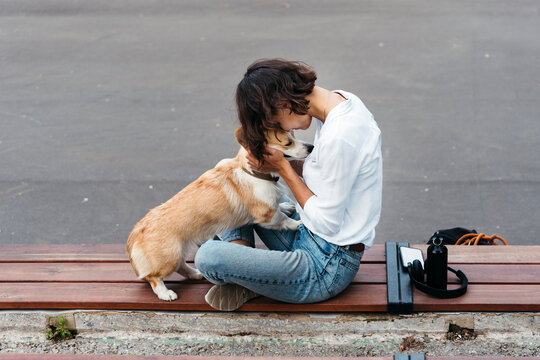 Friendship between a person and a pet