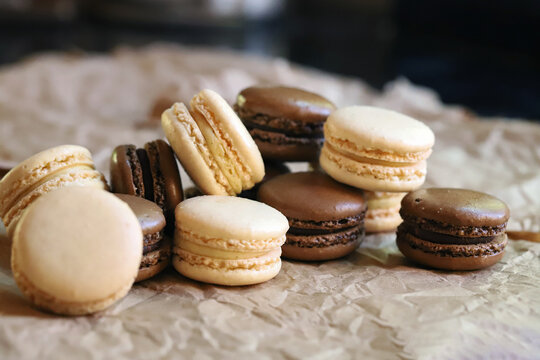 Chocolate & Vanilla Macarons