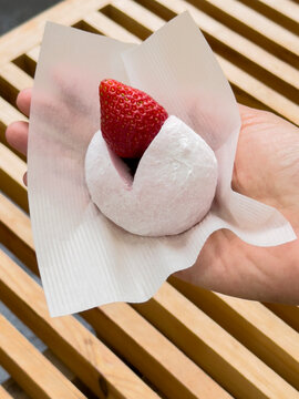 Ichigo Daifuku aka Strawberry and Red Bean Mochi