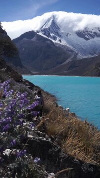 Laguna Paron with a clear blue water in the mountains