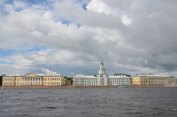 Санкт-Петербург.  Облака над Невой
Saint-Petersburg. Clouds over the Neva River