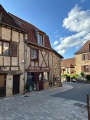 Dans les rues d'Autoire élu un des plus beaux villages de France