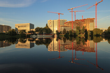 Bauboom in Berlin-Mitte; Blick über den Nordhafen auf die wachsende Europacity
