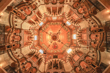 Weltkulturerbe Aachener Dom; Blick in die Kuppel des Oktogons