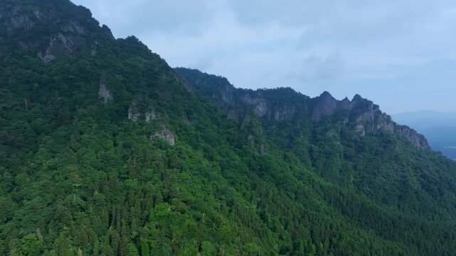 妙義山の迫力あるドローン空撮_002