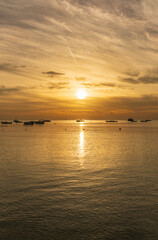 Obraz premium Beautiful red and orange sunrise over the sea.