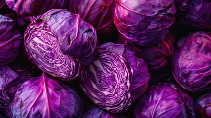 Obraz premium A close-up shot of a pile of fresh purple cabbage