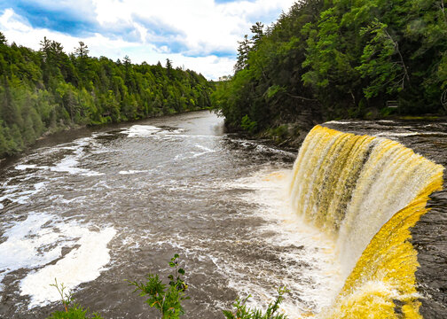 Tahquamenon Falls Riverside