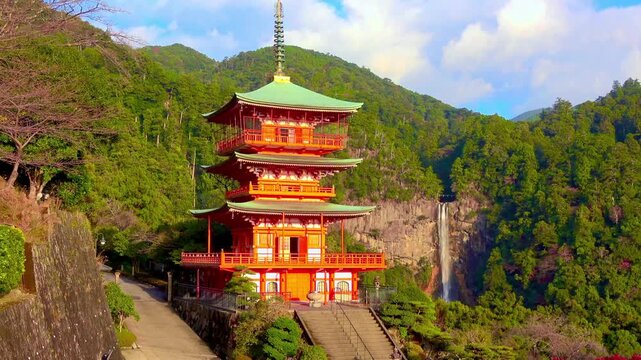 那智の滝・三重の塔（和歌山県・那智勝浦町）