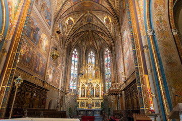 Obraz premium The central aisles of the Saints Peter and Paul Basilica in Vysehrad district of Prague in Czech Republic