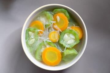 Vegetable soup made from vermicelli, carrot, and green luffa or oyong or gambas.