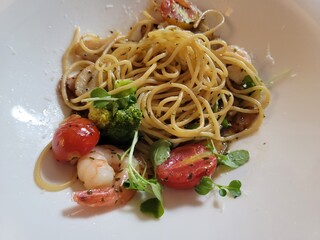 스파게티 이탈리아 요리 파스타 오일 토마토 새우 알리올리오