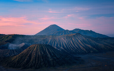 Obraz premium the sunset of Bromo, Indonesia with dramatic sky