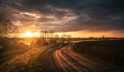 Obraz premium Spring evening landscape