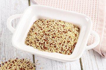 Raw dry quinoa cereal grain