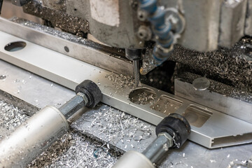 Milling holes in aluminum profiles