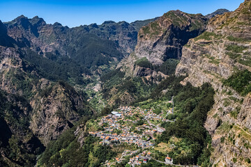 Curral das Freiras - Miradouro Eira do Serrado - Madeira