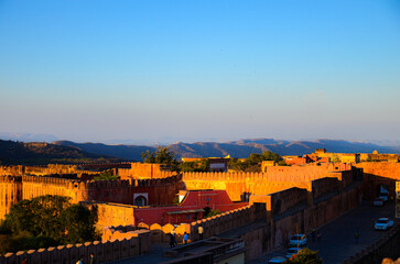 Obraz premium Sunset on 17th century Jaigarh Fort at Jaipur, Rajasthan, India