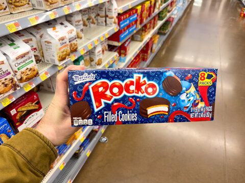 Marinela brand of Rocko, a marshmallow and jam-filled cookies.