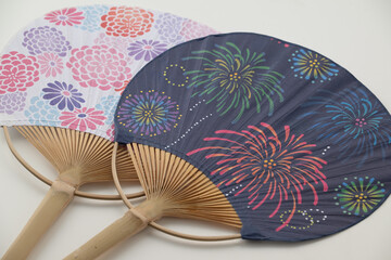 Japanese round fans.
A traditional tool for keeping cool during the hot and humid seasons in Japan.
