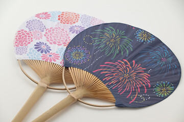 Japanese round fans.
A traditional tool for keeping cool during the hot and humid seasons in Japan.
