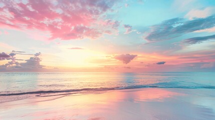 Obraz premium Beach and sea with a pastel sky, creating a serene and tranquil coastal scene.