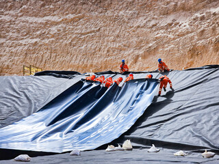 Installation process of geosynthetics in industry and mining