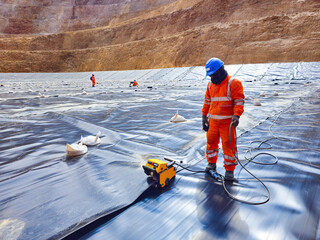 Installation process of geosynthetics in industry and mining