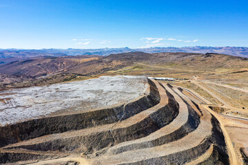 I open pit mine leaching pad