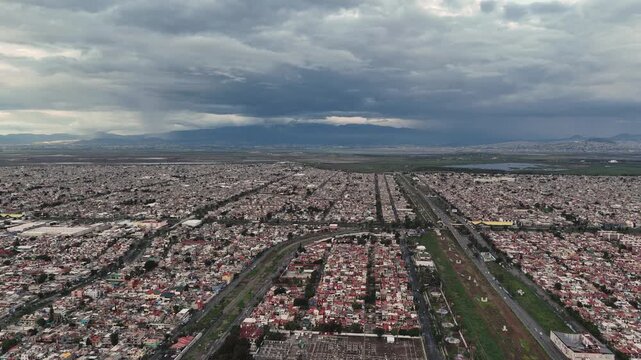 Ecatepec's urban expansion on the periphery of Mexico City